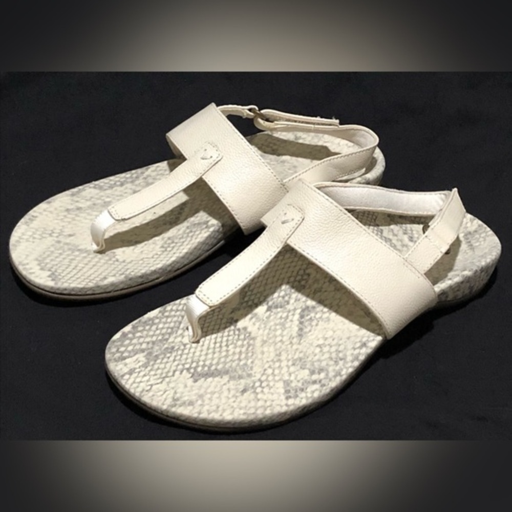 Vionic T-Strap Sandals